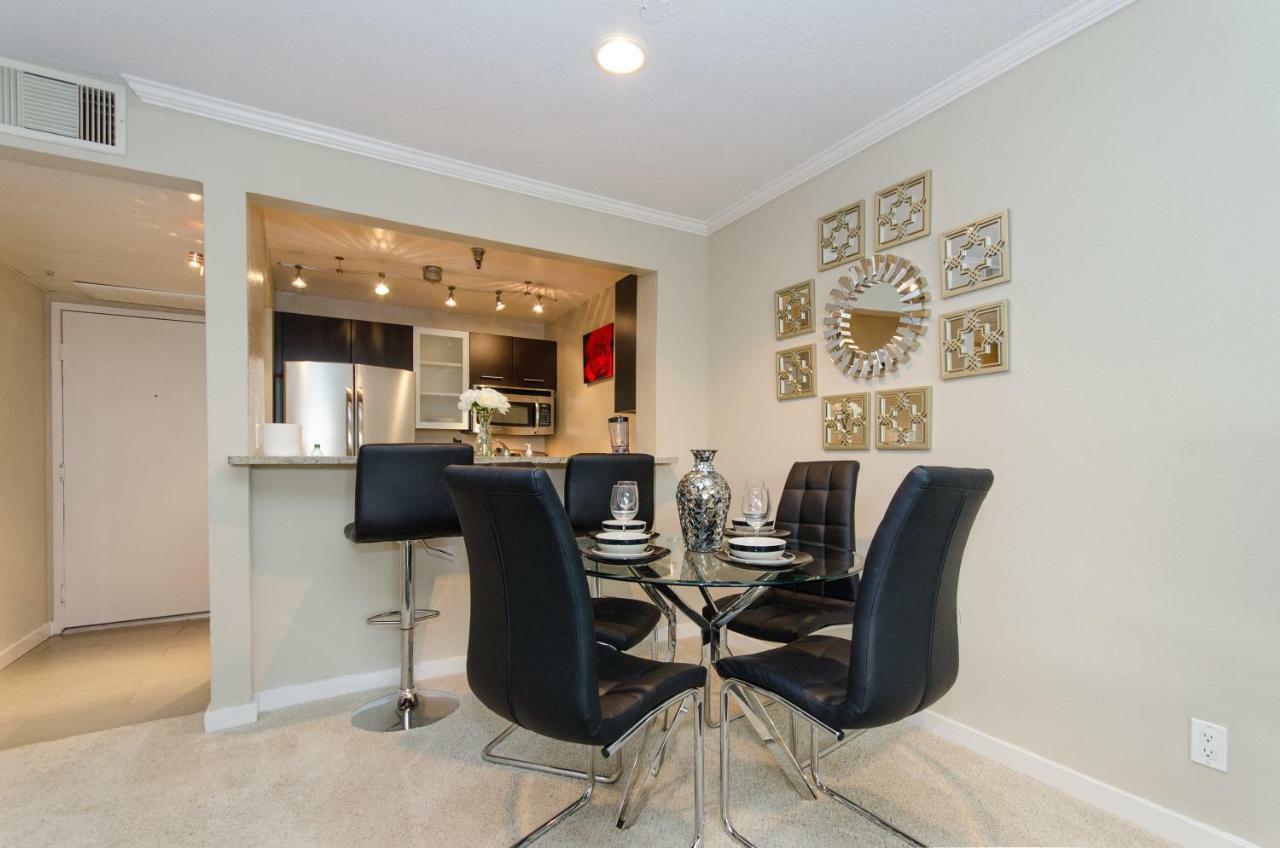 Hollywood Apartment With Balcony ลอสแอนเจลิส ภายนอก รูปภาพ