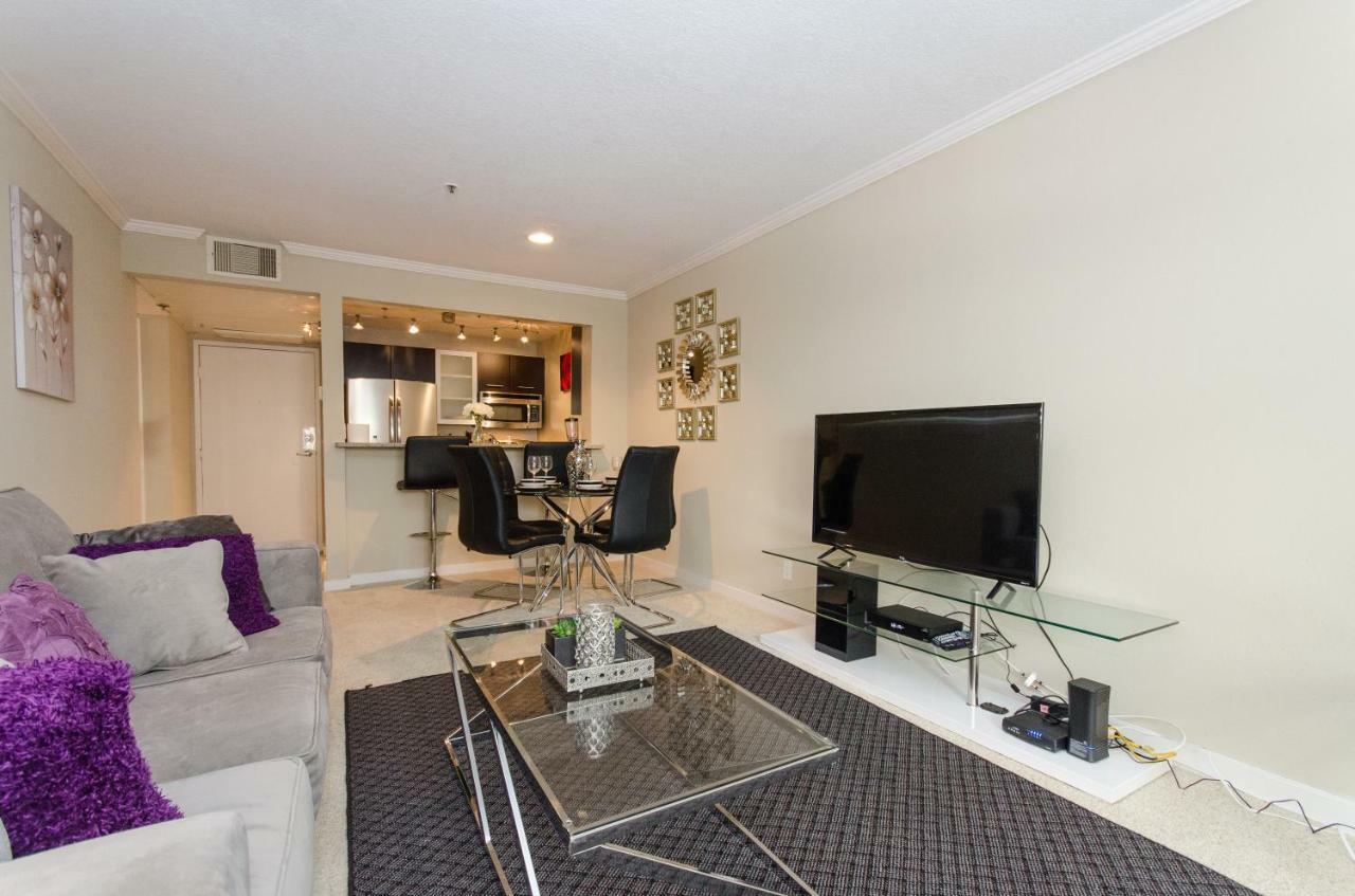 Hollywood Apartment With Balcony ลอสแอนเจลิส ภายนอก รูปภาพ