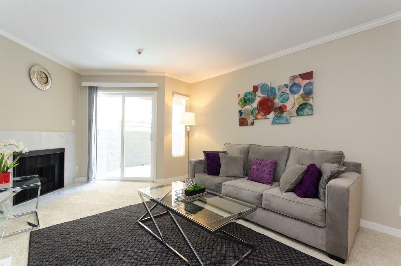 Hollywood Apartment With Balcony ลอสแอนเจลิส ภายนอก รูปภาพ