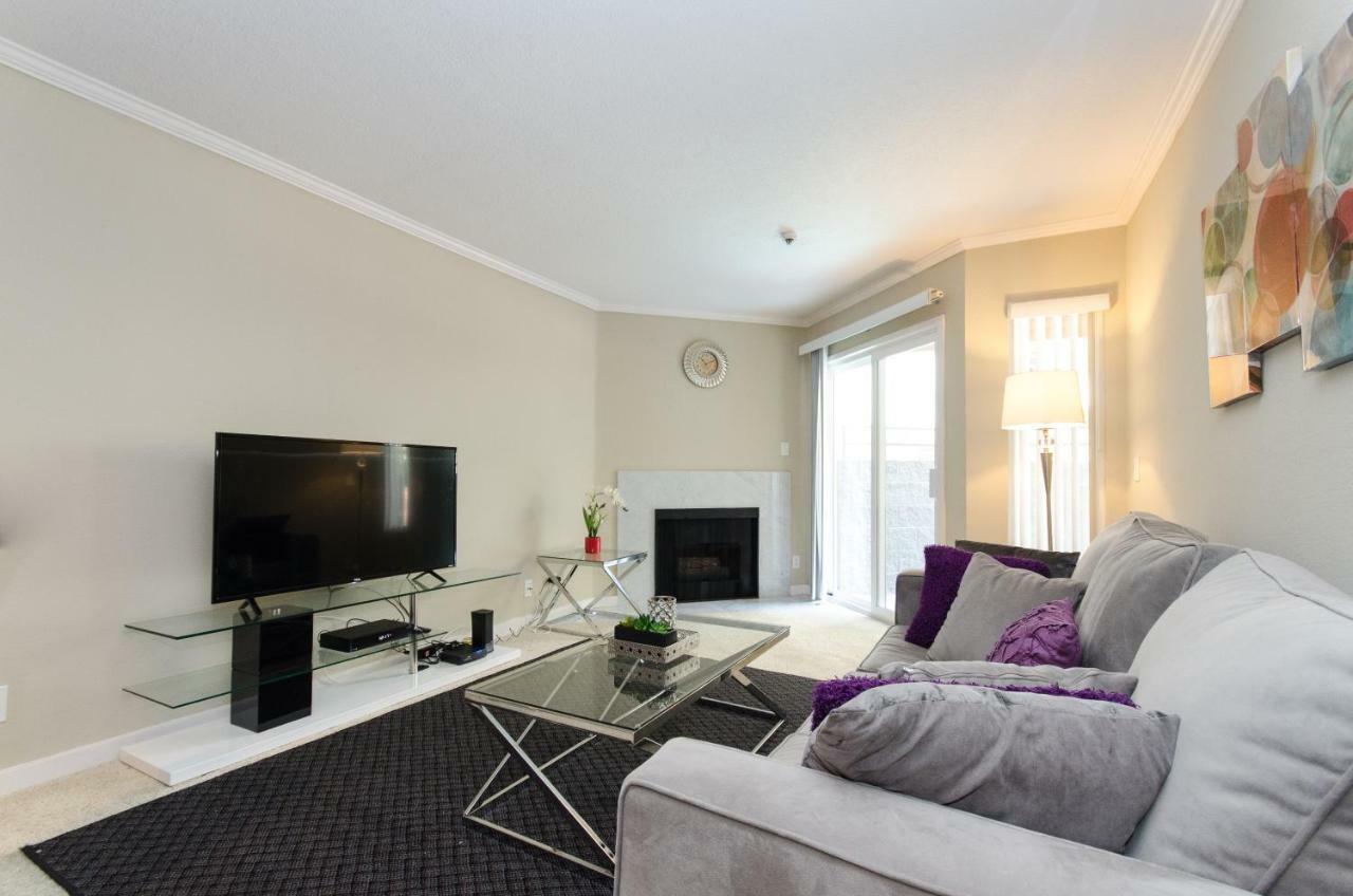 Hollywood Apartment With Balcony ลอสแอนเจลิส ภายนอก รูปภาพ